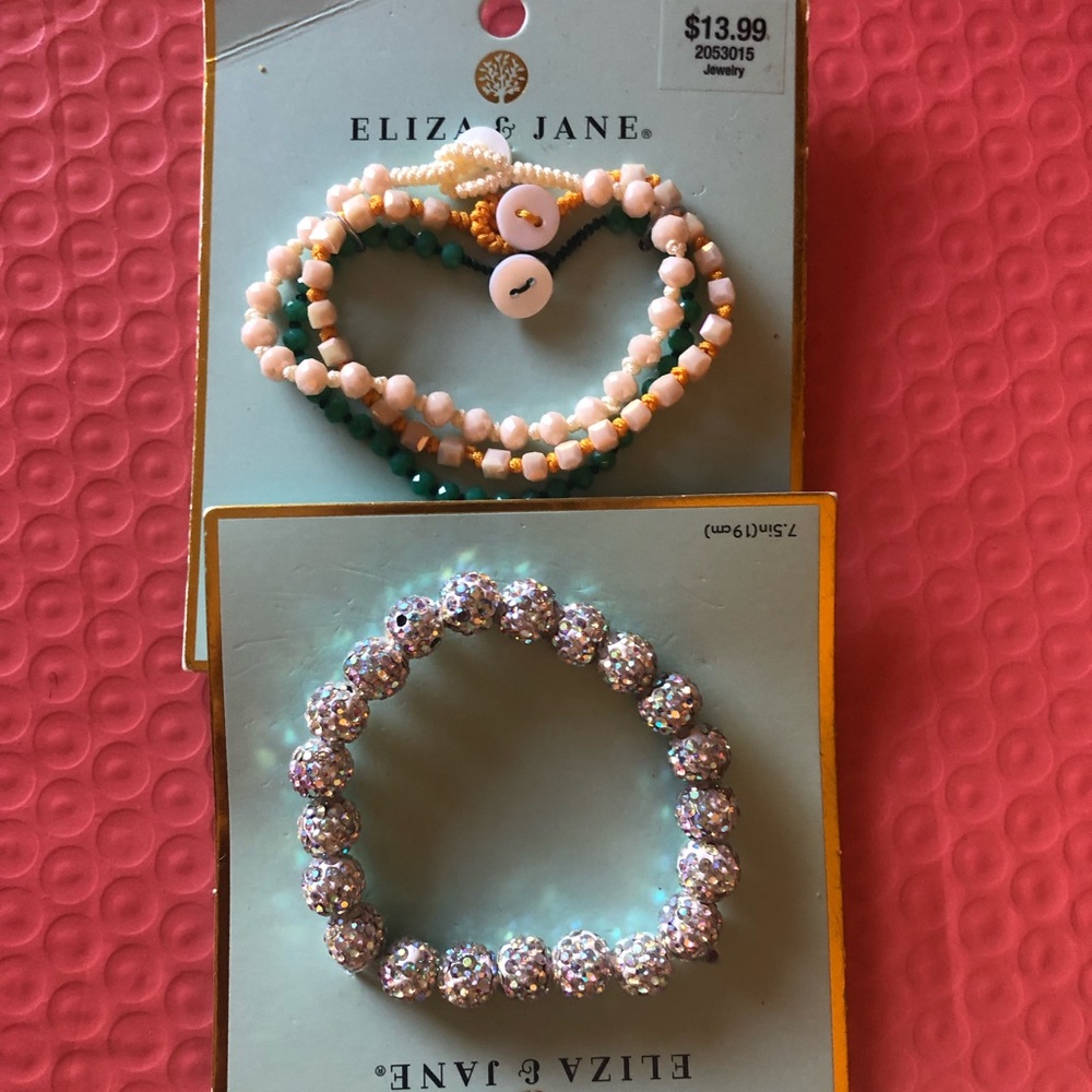 2 Bracelets